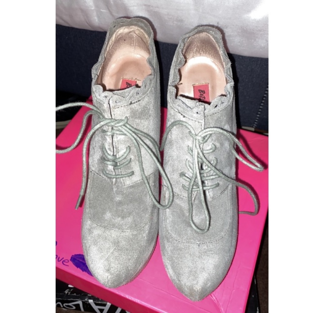 Betsey Johnson Suede Ankle booties
